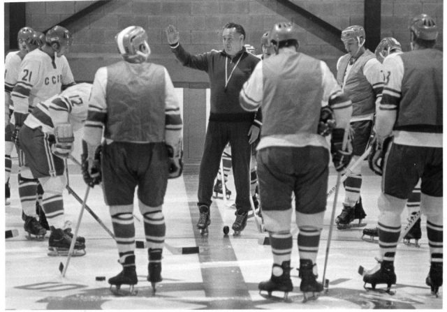 EPISODE 194: Hockey's 1972 Summit Series - With Rich Bendell